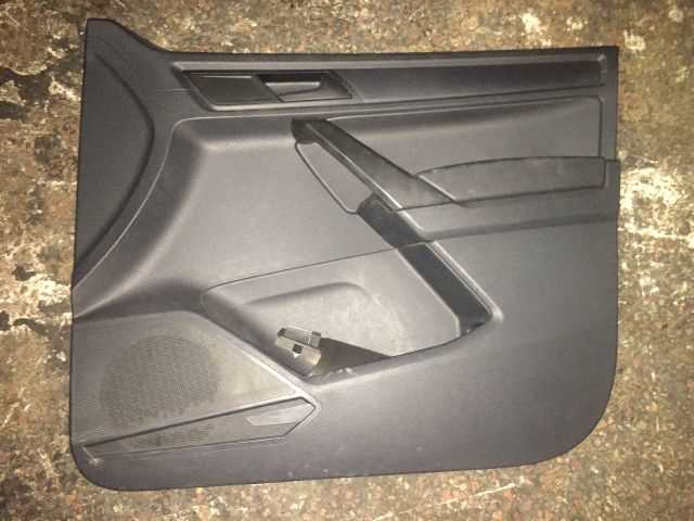 Volkswagen Caddy 2015-2017 Çıkma Yedek Sag Ön Kapı Döşemesi